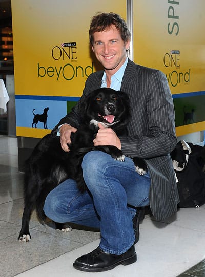 Josh Lucas Takes Part in Purina Charity Giveaway