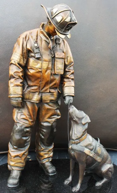 photo of Washington DC statue of arson dog and firefighter