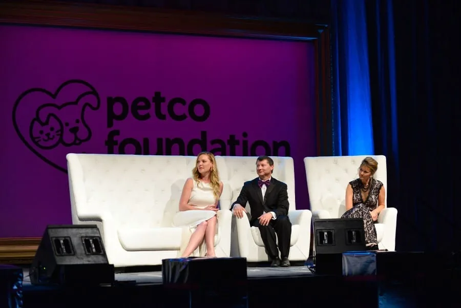 Katherine Heigl with Charlie Piscitello, president of Petco Foundation, and Susanne Kogut, executive director of Petco Foundation watch as Katherine's mother Nancy addresses the 2015 Hope Gala