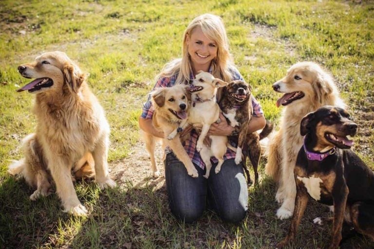 Miranda Lambert Roses to Benefit MuttNation Foundation