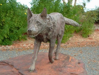 Red_Dog_Statue_Front_View