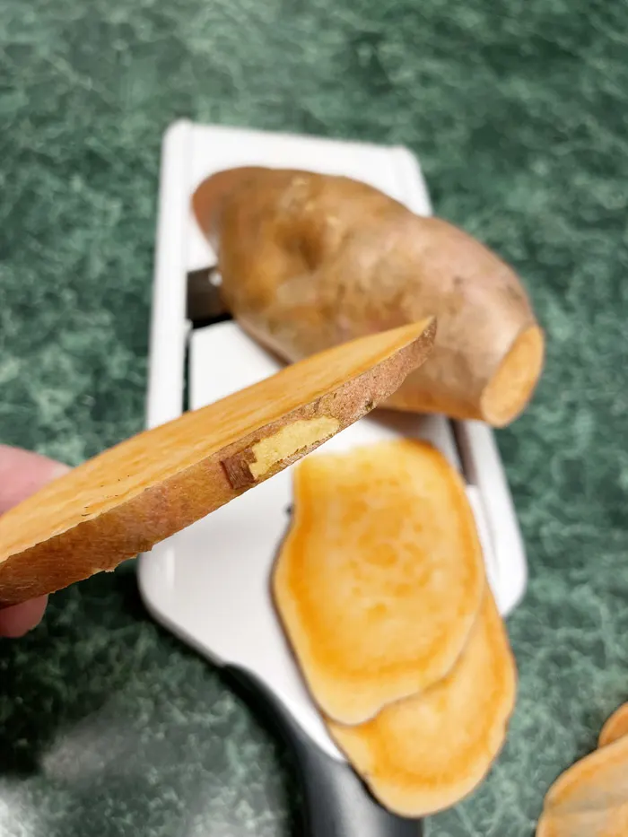 Sweet potato slice to make dehydrated dog treats